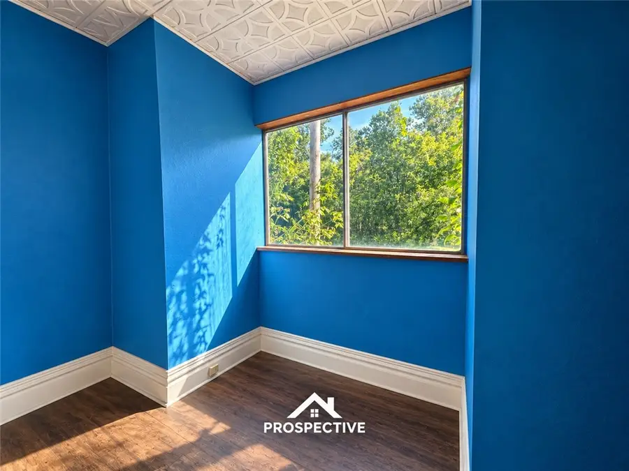 7 Short St, Smock, PA 15480 - #2