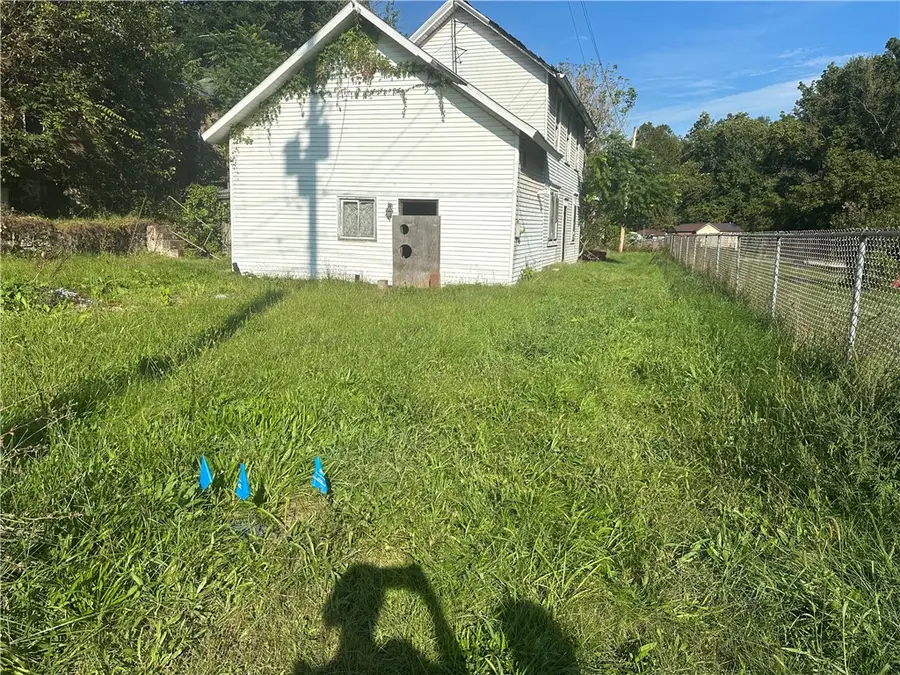 5 Short St, Smock, PA 15480 - #2