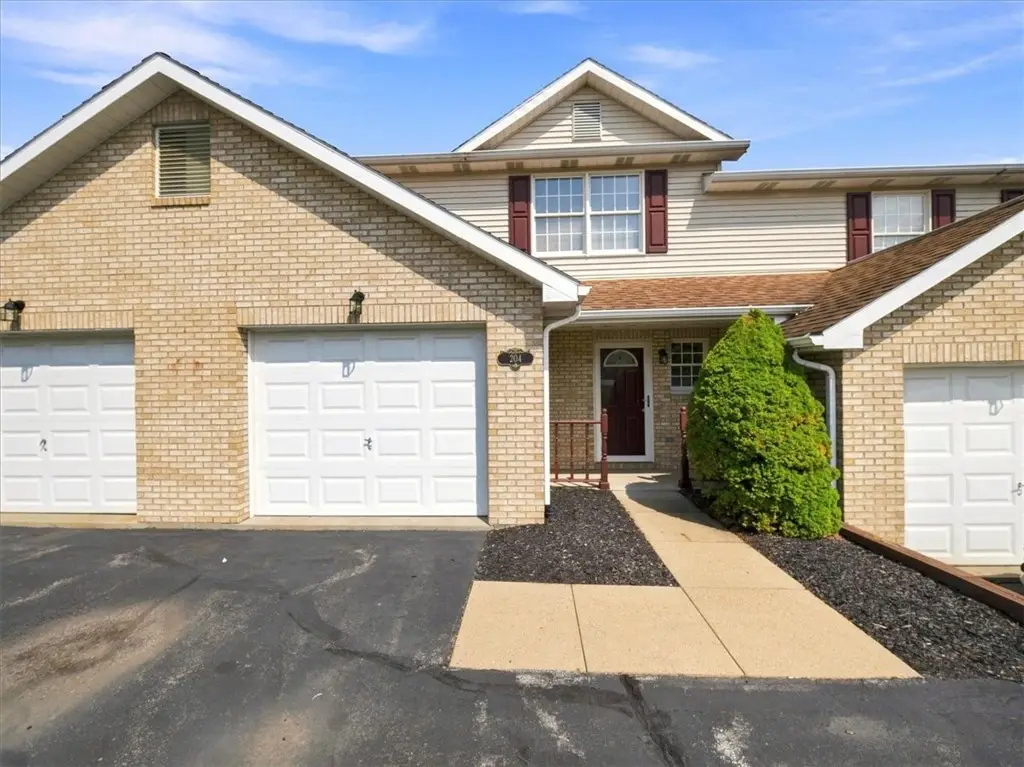 204 Stoneridge Blvd, Butler, PA 16001 - #1