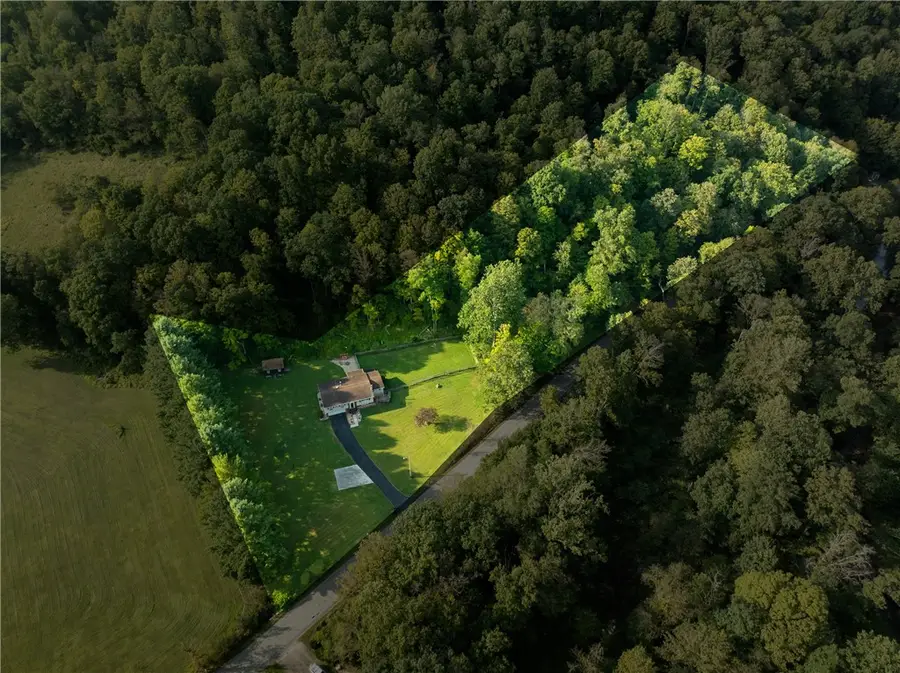 429 Four Mile Run Rd, Latrobe, PA 15650 - #2