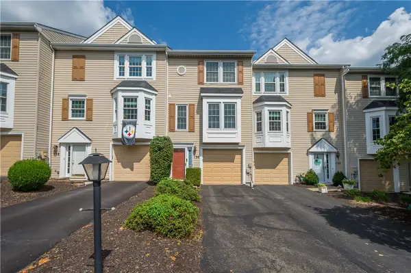 130 Westbrooke Ln, Coraopolis, PA 15108