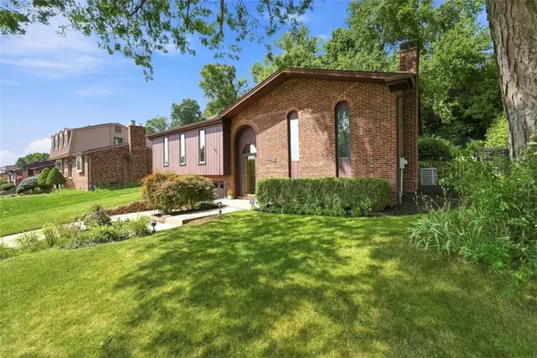 628 Ray Dr, Carnegie, PA 15106