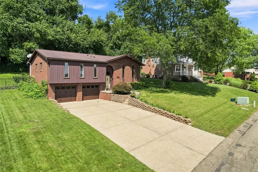 628 Ray Dr, Carnegie, PA 15106 - #3