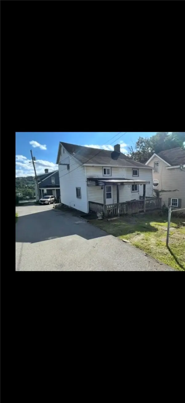 207 Wood St, Belle Vernon, PA 15012 - #1