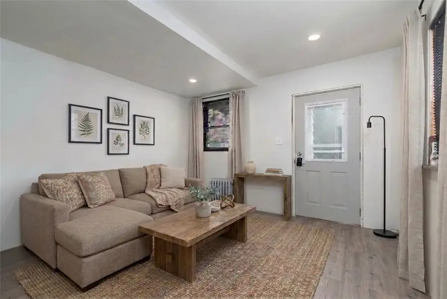 208 Campbell St, Carnegie, PA 15106 - #2