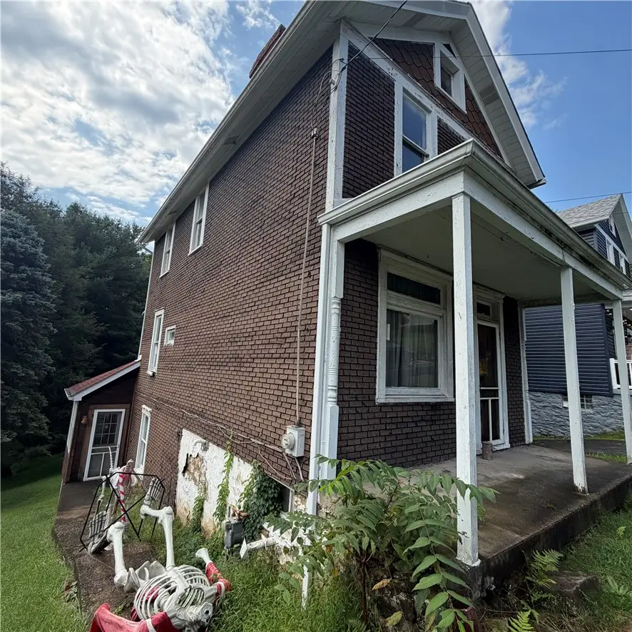 111 Patterson St, Turtle Creek, PA 15145 - #2
