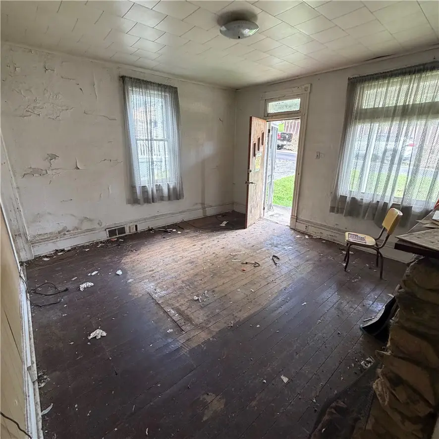 111 Patterson St, Turtle Creek, PA 15145 - #3