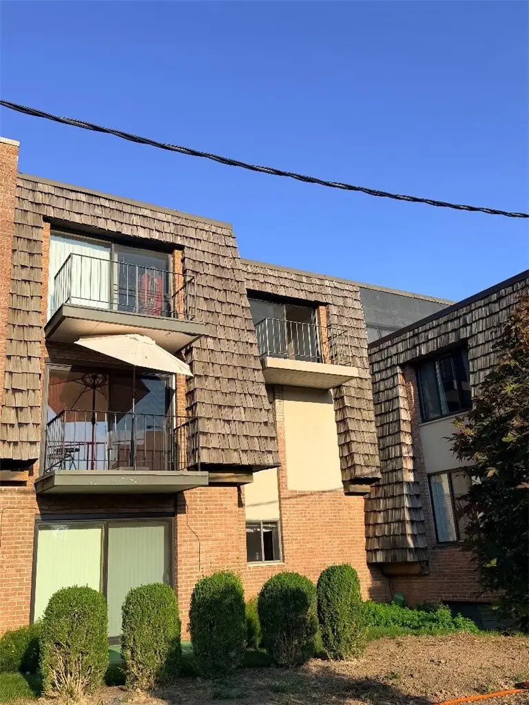 633 Forest Green Dr, Coraopolis, PA 15108 - #2
