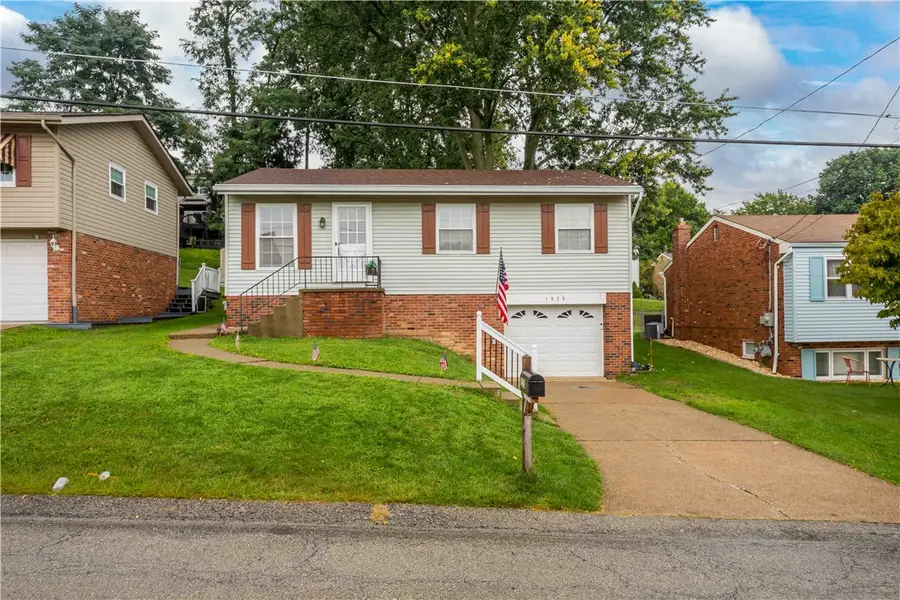 1525 Leona Ave, South Park, PA 15129 - #2