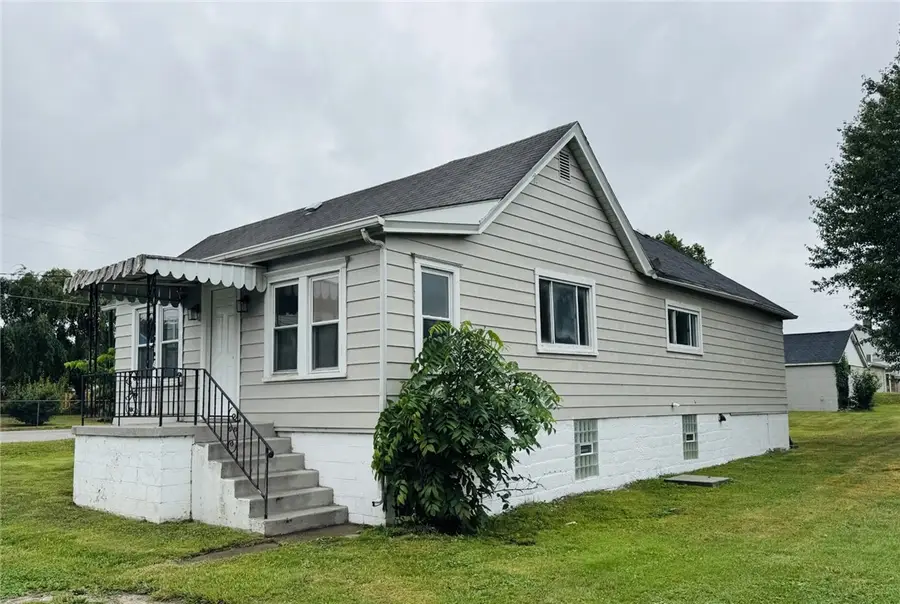 385 Hallam Ave, Meadow Lands, PA 15347 - #3