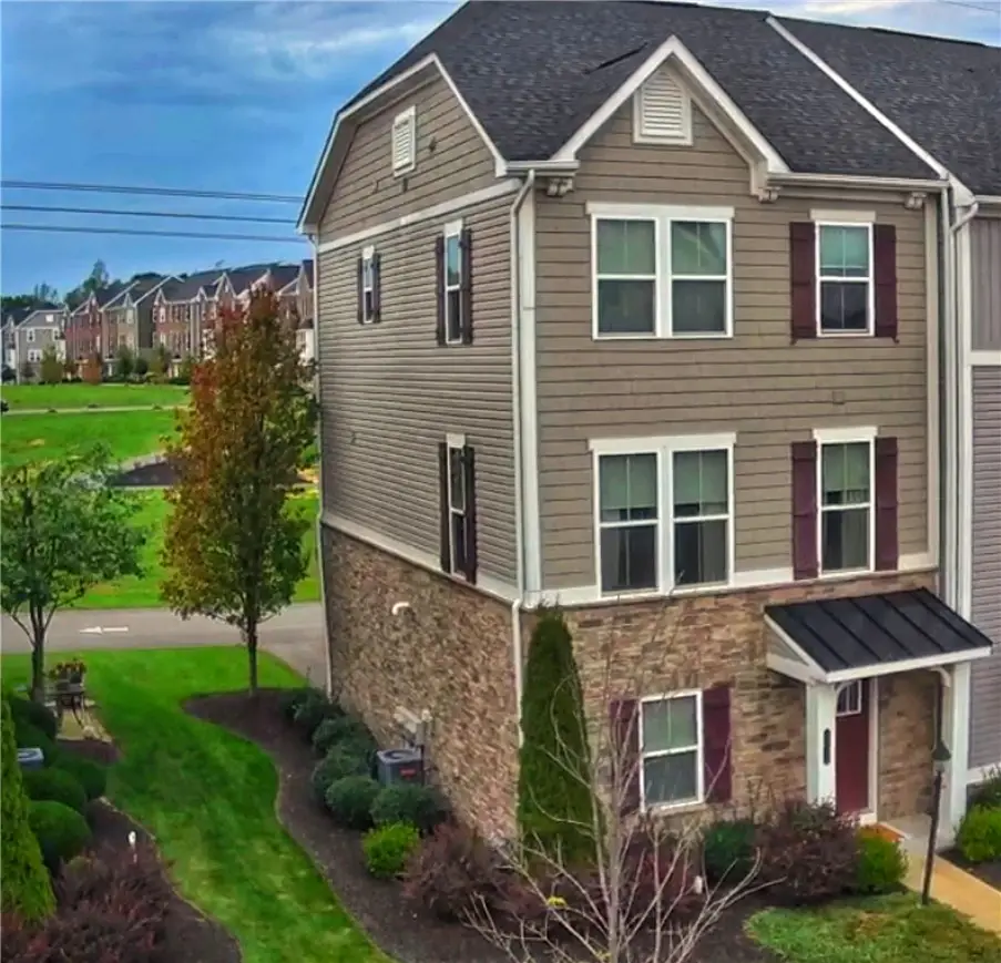 157 Bucktail Dr, Cranberry, PA 16066 - #1