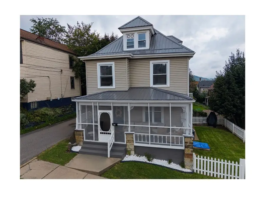 510 Wood St, Coraopolis, PA 15108 - #2