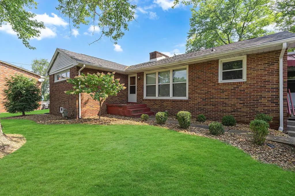 160 Spring Hill Road, Aliquippa, PA 15001 - #1