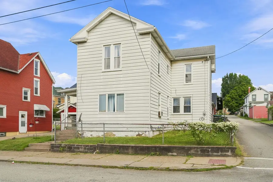 321 E 9th Avenue, Tarentum, PA 15084 - #2