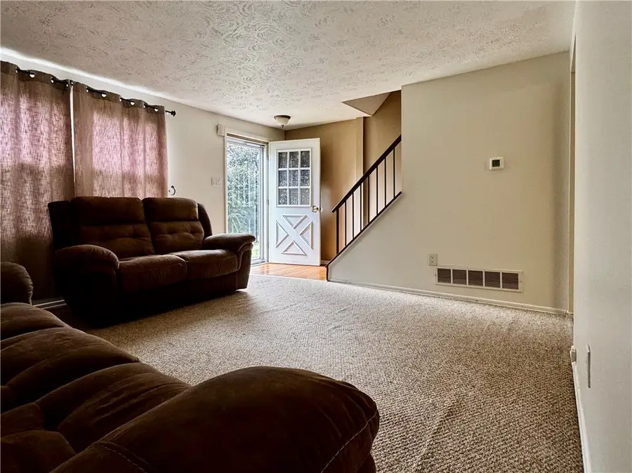 704 Countryside Dr, Robinson, PA 15136 - #3