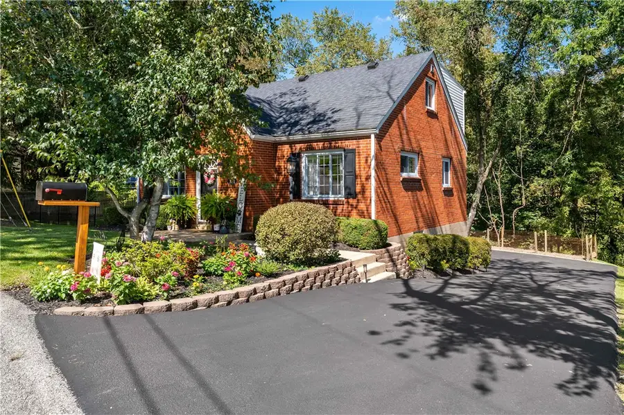 3211 Chalmers Ave, Murrysville, PA 15668 - #2