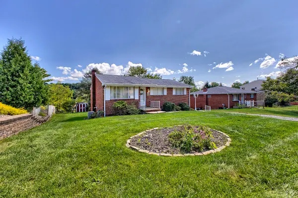 1678 Bernice Drive, North Huntingdon, PA 15642
