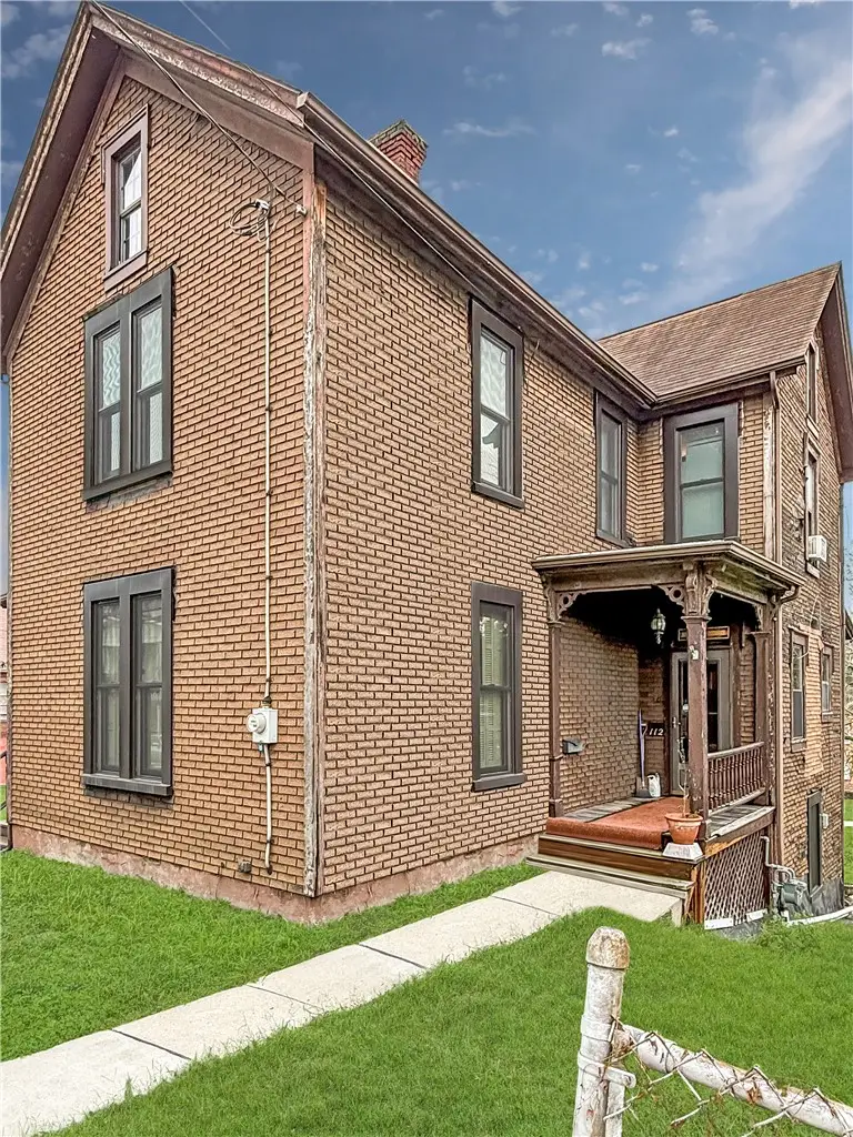 112 E College St, Canonsburg, PA 15317 - #1