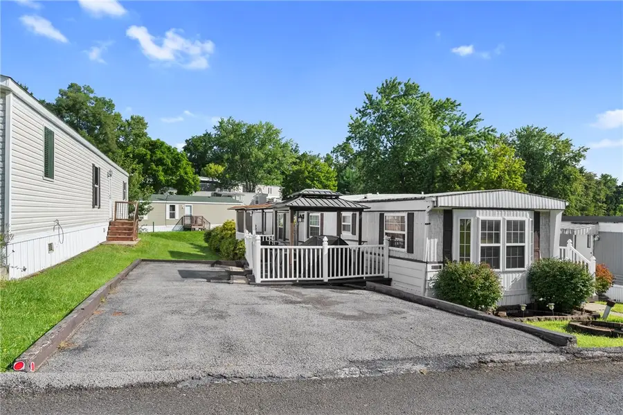 529 Mount Vernon Dr, Imperial, PA 15126 - #2