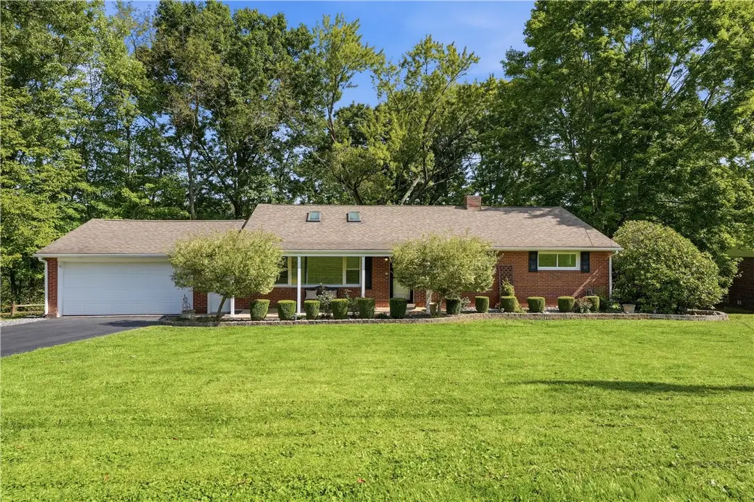 2970 Melvin Dr, New Castle, PA 16105 - #1