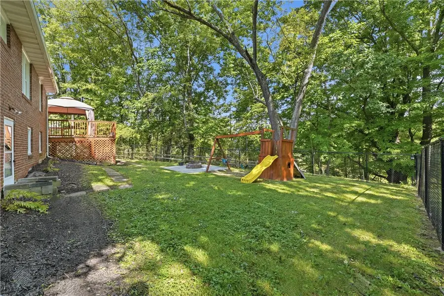 2970 Melvin Dr, New Castle, PA 16105 - #3