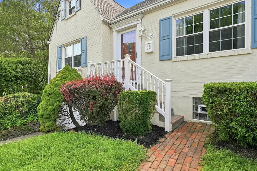 699 Crystal Drive, Pittsburgh, PA 15228 - #2