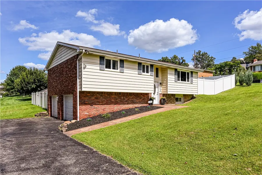 421 Hillcrest Dr, Latrobe, PA 15650 - #2