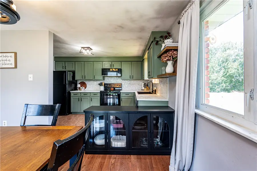421 Hillcrest Dr, Latrobe, PA 15650 - #3