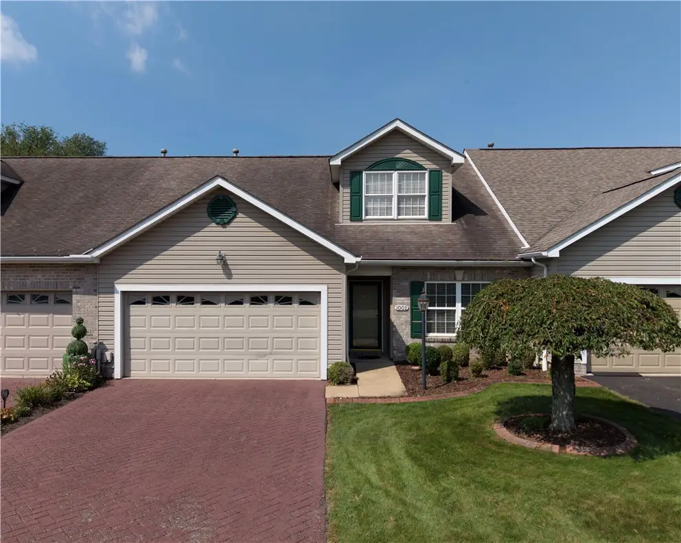 1002 Trail Side Ct, Jeannette, PA 15644 - #1