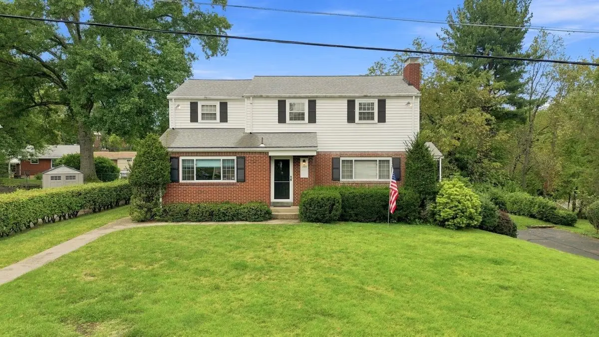 195 W Shaw Place, Glenshaw, PA 15116 - #1