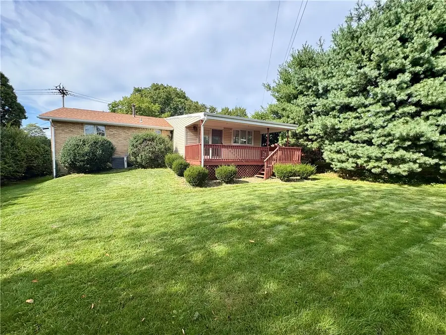 5 Fairlawn Blvd, Zelienople, PA 16063 - #3