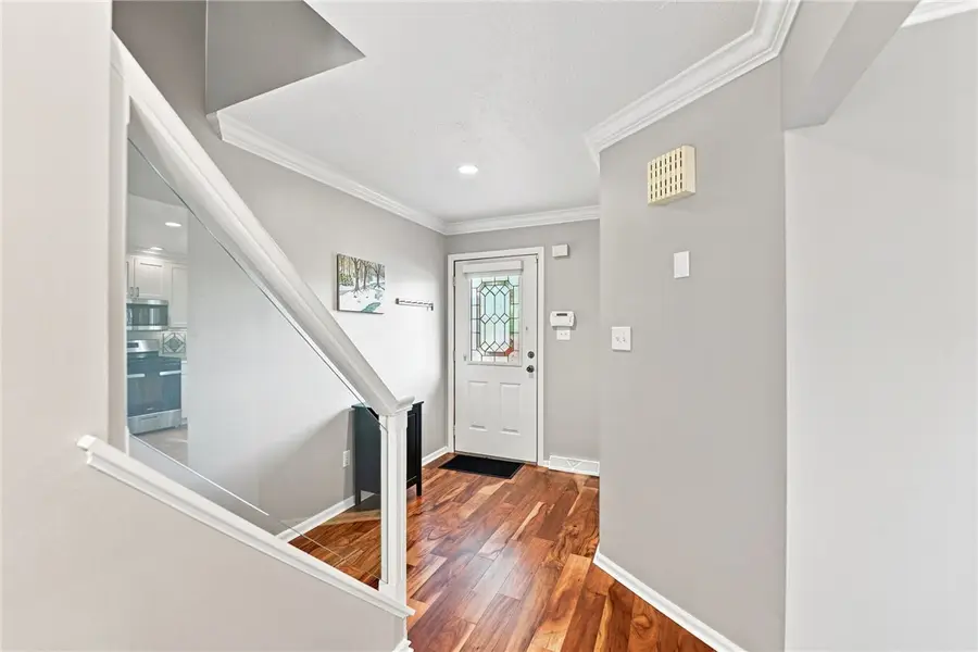 1606 Stone Mansion Dr, Sewickley, PA 15143 - #2