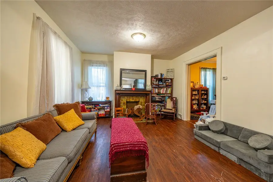 94 Center Ave, Burgettstown, PA 15021 - #2