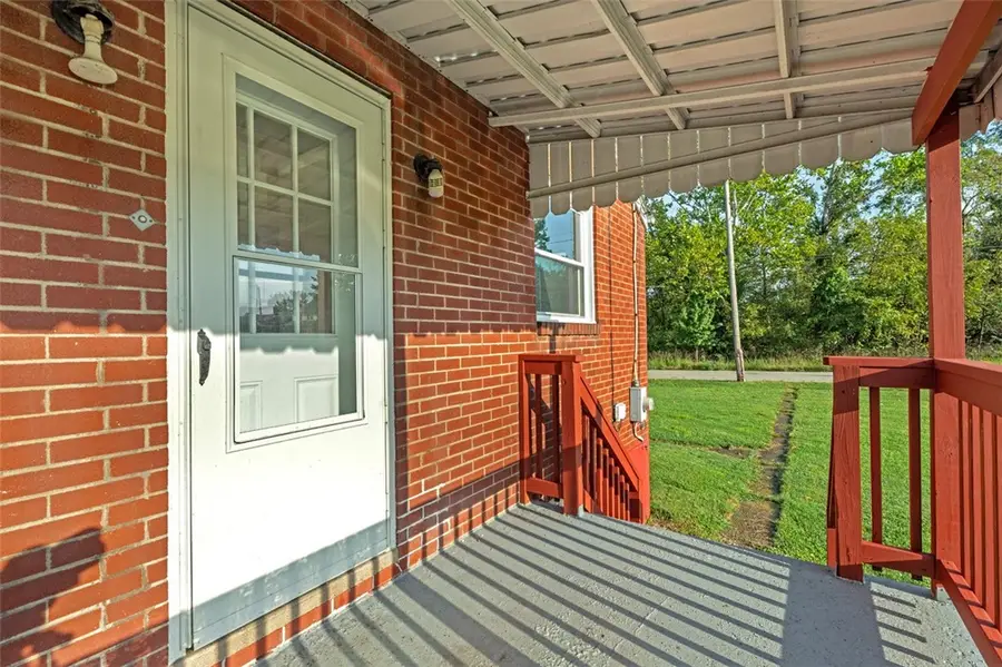 147 W Pennsylvania Avenue, New Stanton, PA 15601 - #3