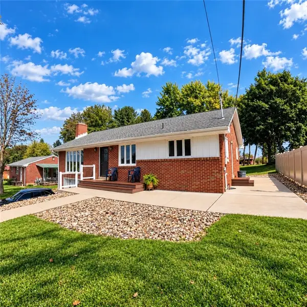 6 Greenview Dr, Mc Kees Rocks, PA 15136