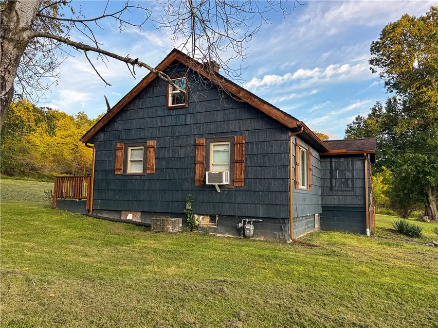 1585 Maple Dr, Hermitage, PA 16148 - #3