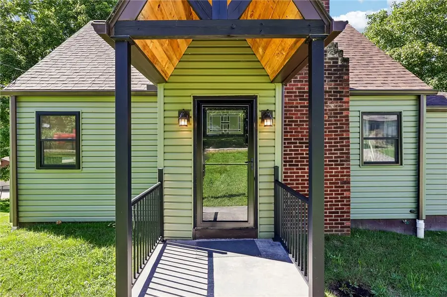 1890 Mickanin Rd, North Huntingdon, PA 15642 - #3