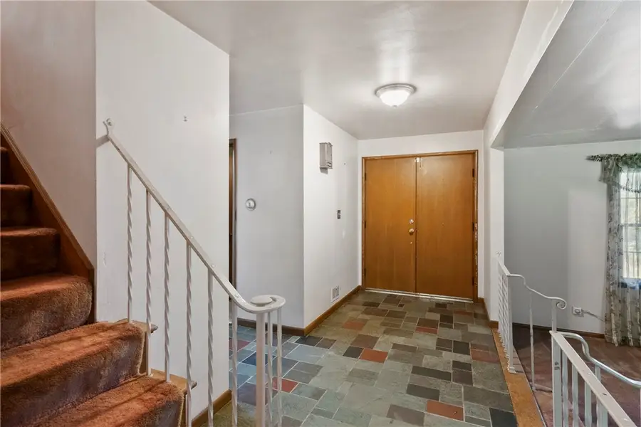 480 Roosevelt Road, Pittsburgh, PA 15237 - #3