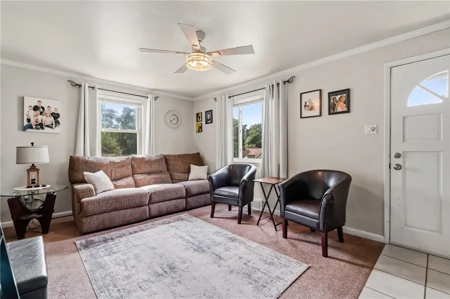336 Delano Dr, Pittsburgh, PA 15236 - #3