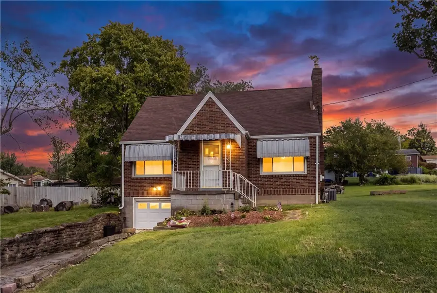 223 Crescent Dr, Greensburg, PA 15601 - #3