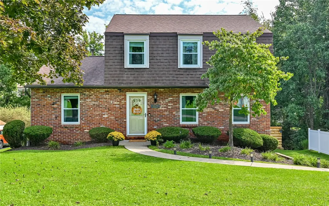 3523 Woodlake Dr, Allison Park, PA 15101 - #1