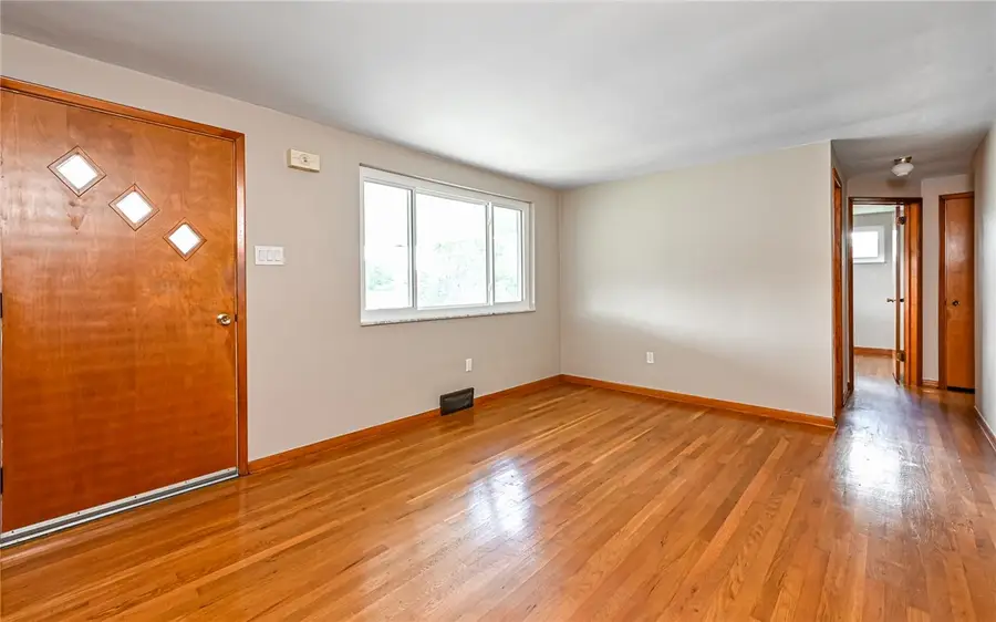 143 Connie Dr, Pittsburgh, PA 15214 - #2