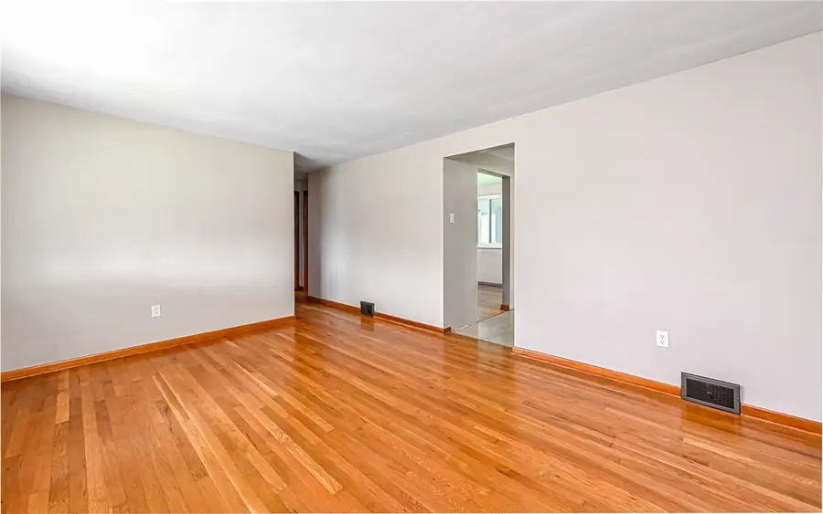 143 Connie Dr, Pittsburgh, PA 15214 - #3