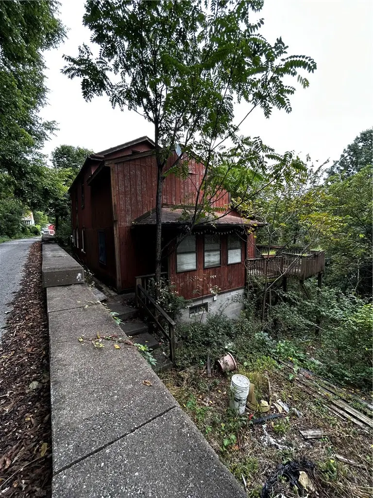 303 Attica St, Pittsburgh, PA 15220 - #2