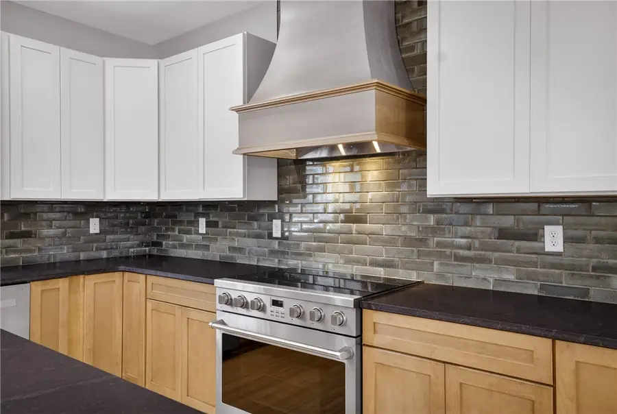 223 Wilbert St, Pittsburgh, PA 15211 - #3