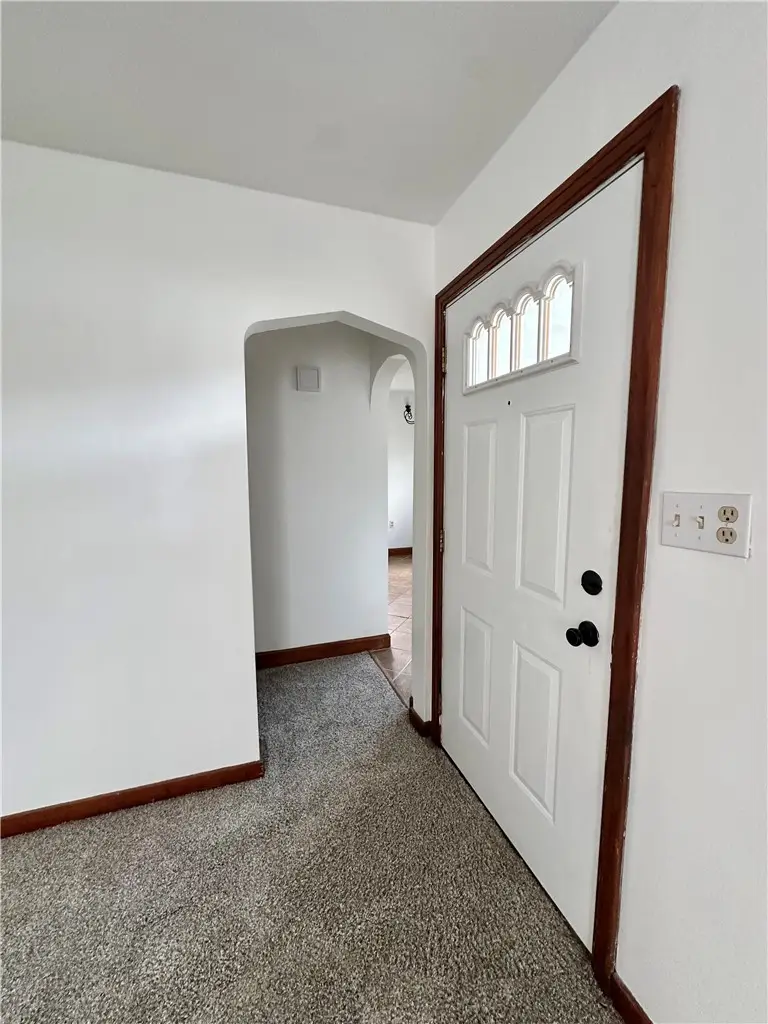 606 S 5th St, Youngwood, PA 15697 - #2