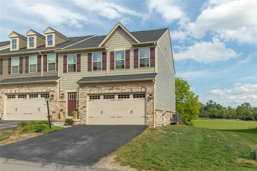 4001 Saint Andrews Ct, Jeannette, PA 15644 - #2