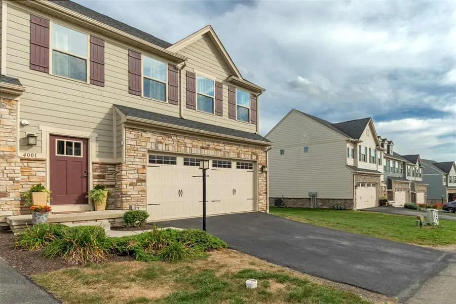 4001 Saint Andrews Ct, Jeannette, PA 15644 - #3