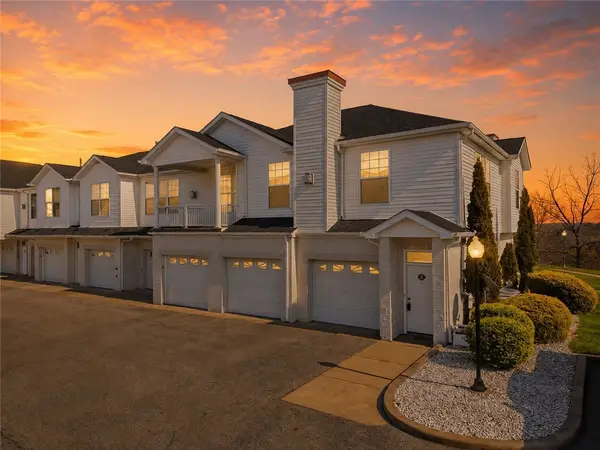 229 Adams Pointe Blvd #2, Mars, PA 16046