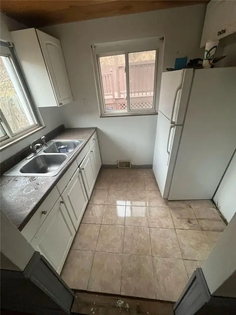875 Desiderio Blvd, Clairton, PA 15025 - #2